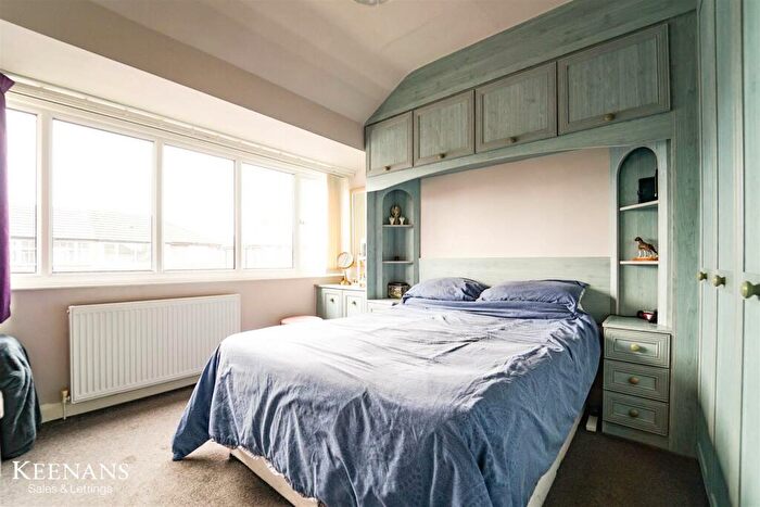 3 Bedroom Semi-Detached House For Sale In Woodgarth Drive, Swinton, Manchester, M27
