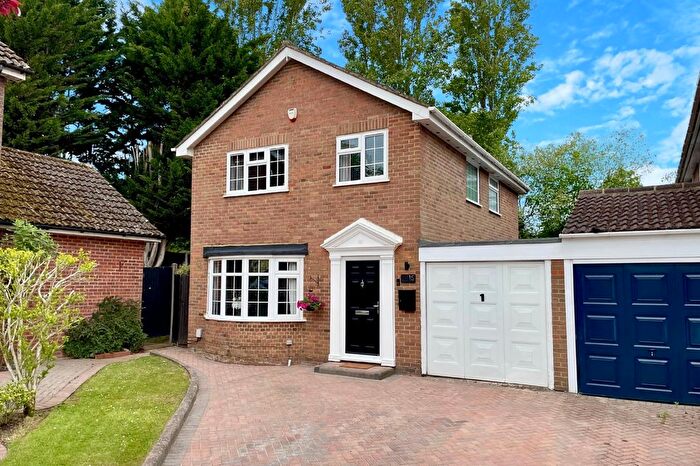 4 Bedroom Detached House For Sale In Claydon Gardens, Blackwater, GU17