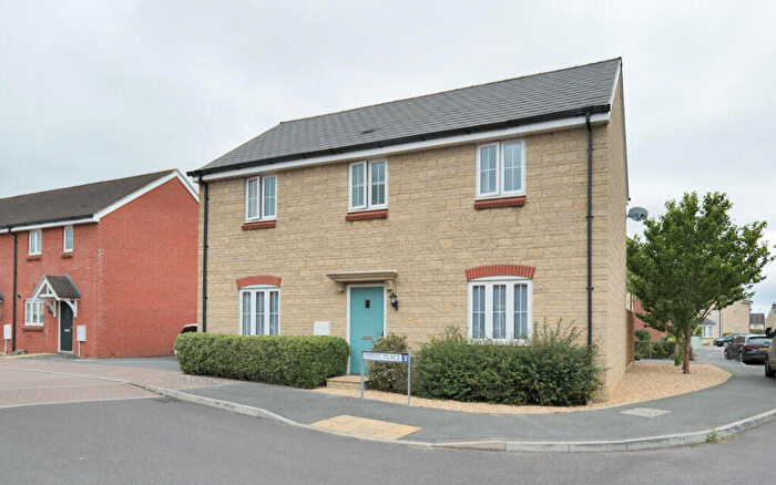 4 Bedroom Detached House For Sale In Pippit Place, Melksham, SN12