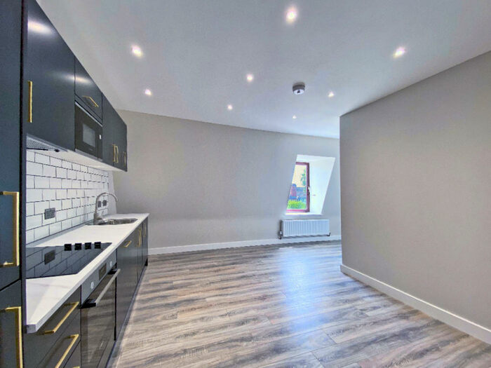 2 Bedroom Apartment To Rent In Stratfield House, Station Road, Hook, RG27