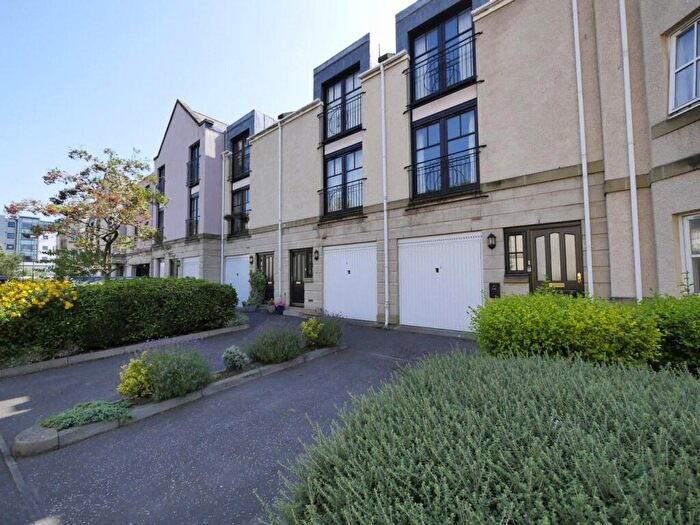 3 Bedroom House To Rent In Huntingdon Place, Edinburgh, EH7