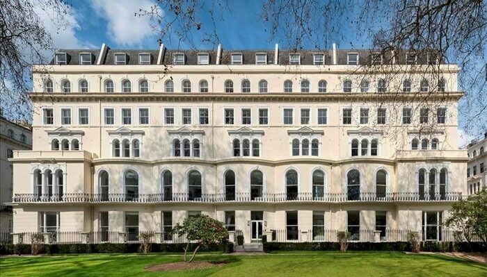 2 Bedroom Flat To Rent In Kensington Gardens Square, Bayswater, W2