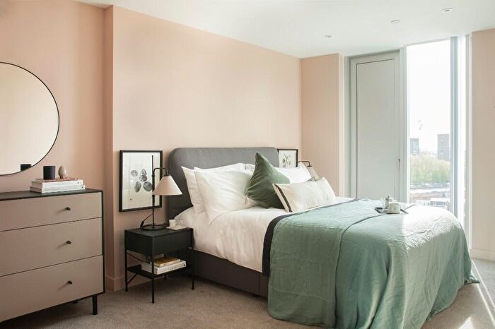 2 Bedroom Apartment To Rent In The Residences Manchester, Deansgate Square, Greater Manchester, M15