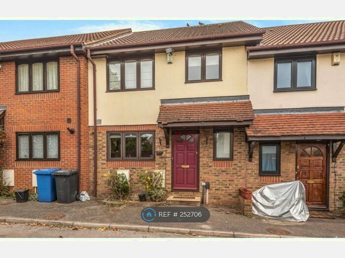 3 Bedroom Terraced House To Rent In The Wickets, Maidenhead, SL6
