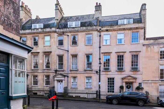 3 Bedroom Flat To Rent In Rivers Street, Bath, BA1
