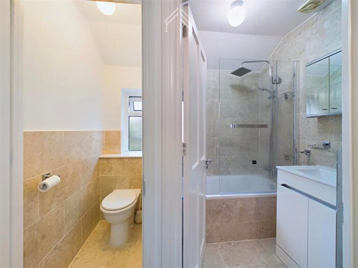 4 Bedroom House To Rent In The Broadway, Harrow, HA3