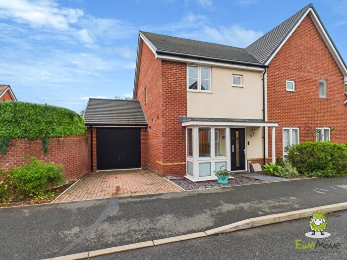 3 Bedroom Semi Detached House For Sale In The Coach Road, Basingstoke, Hampshire, RG23