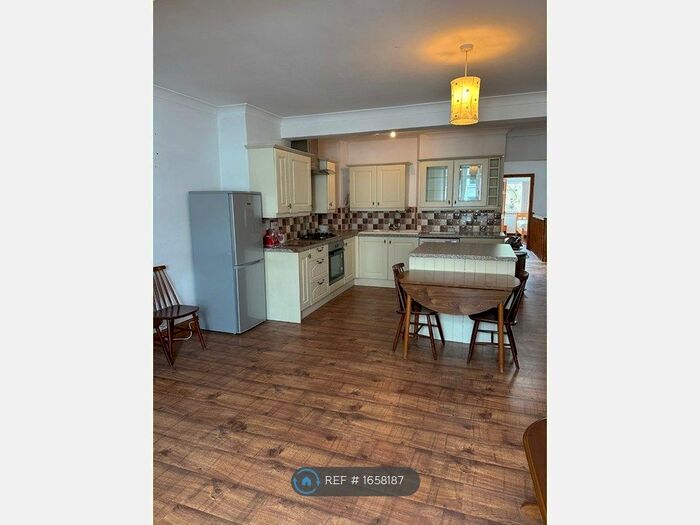 3 Bedroom Terraced House To Rent In Port Tennant Road, Port Tennant, Swansea, SA1