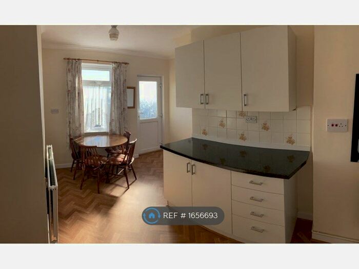 2 Bedroom Semi-Detached House To Rent In Grenfell Park Road, St. Thomas, Swansea, SA1