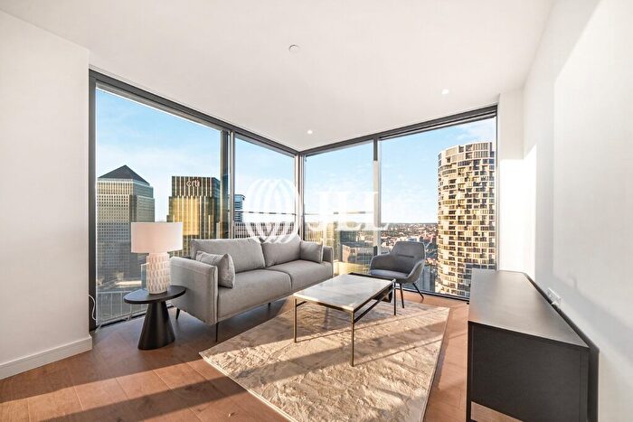 3 Bedroom Flat To Rent In Hampton Tower, Marsh Wall, E14