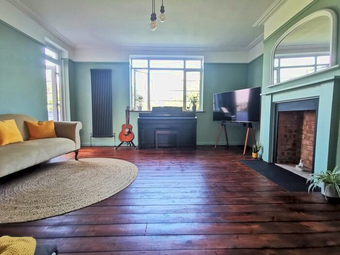 2 Bedroom Flat To Rent In Brian Court, Wetherill Road, Muswell Hill, N10