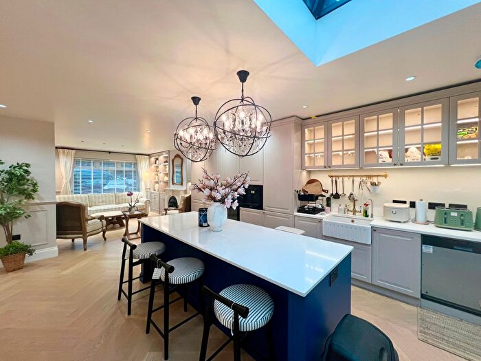 3 Bedroom Semi Detached House To Rent In Randle Road, Richmond, TW10