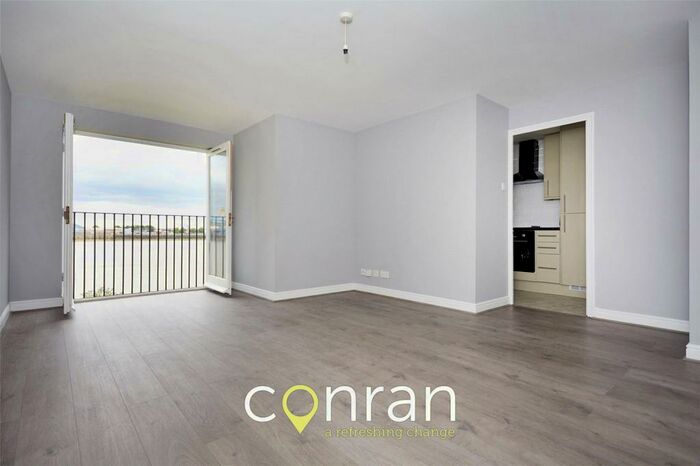 2 Bedroom Apartment To Rent In Harlinger Street, Woolwich, SE18