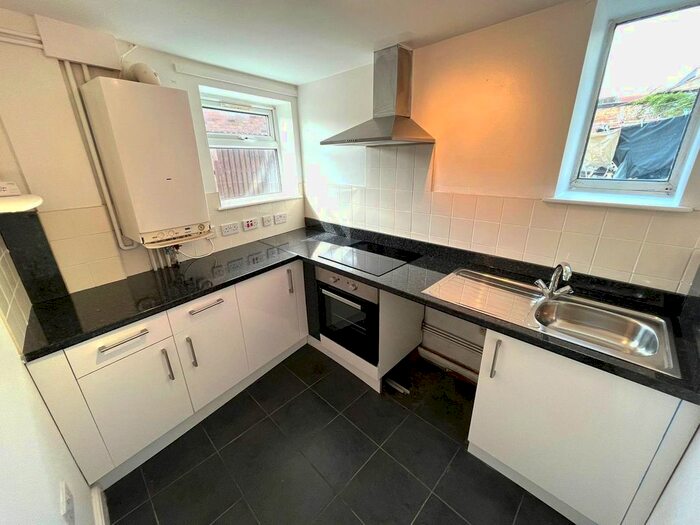 1 Bedroom Flat To Rent In Main Street, Shirebrook, Mansfield, NG20