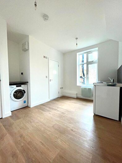 Studio To Rent In Duckett Road, London, N4