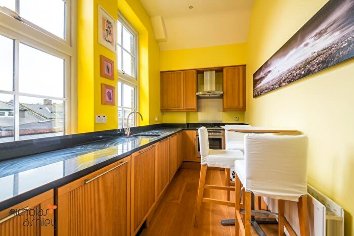 2 Bedroom Apartment To Rent In Gipsy Road, SE27