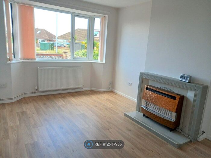 3 Bedroom Bungalow To Rent In Tiercel Avenue, Norwich, NR7