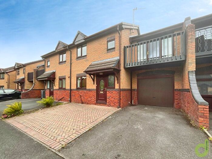 3 Bedroom Semi Detached House To Rent In Kingswood Road, Leyland, PR25