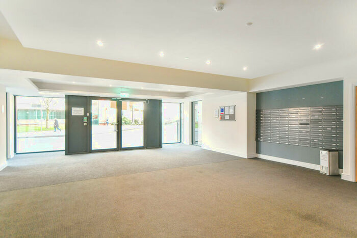 1 Bedroom Apartment To Rent In Town Centre, SN1