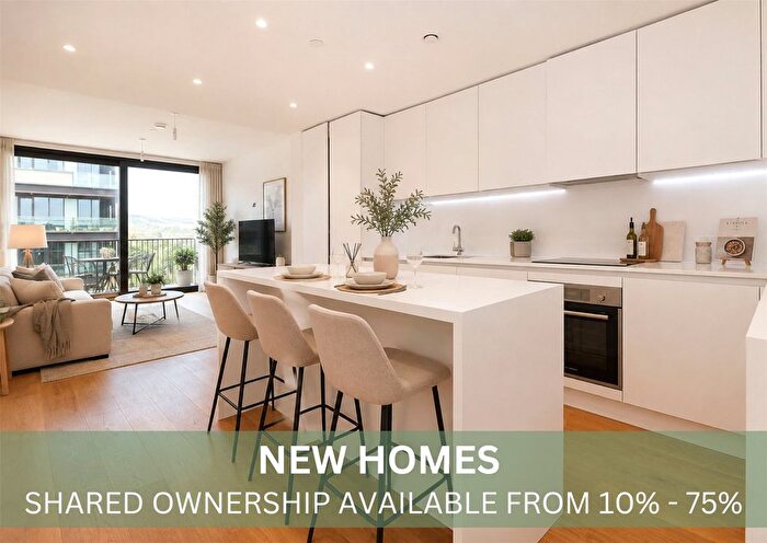 2 Bedroom Flat For Sale In Lakeshore, Bristol, BS13