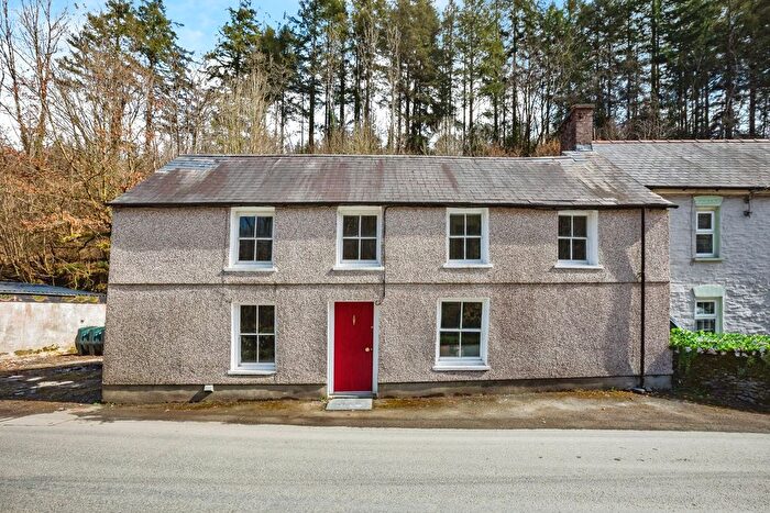 3 Bedroom End Terrace House For Sale In Cwmcych, Newcastle Emlyn, Carmarthenshire, SA38