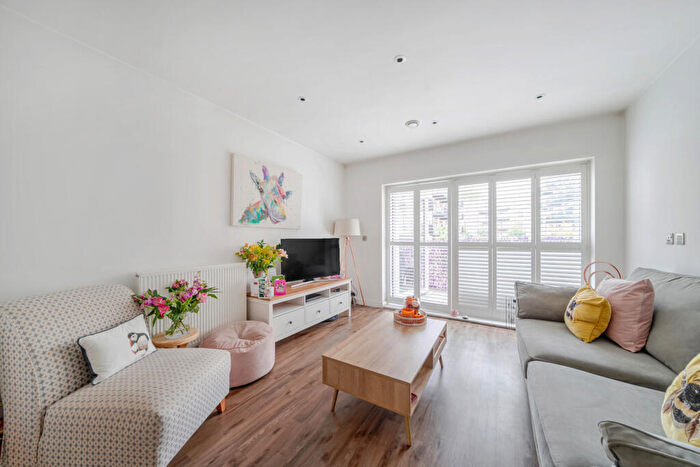 1 Bedroom Apartment For Sale In Rolfe Terrace, Woolwich, SE18