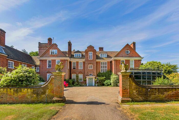 2 Bedroom Apartment For Sale In Holwell, Hatfield, AL9