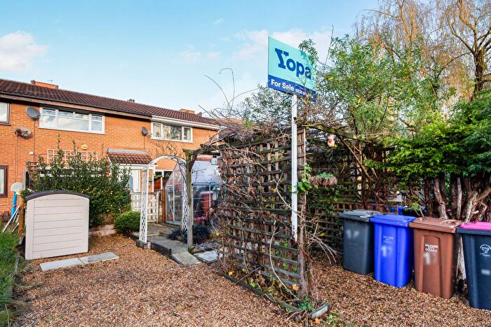 2 Bedroom Terraced House For Sale In Picton Close, Salford, M3