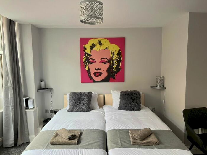 Studio To Rent In Marine Gardens, Margate, CT9