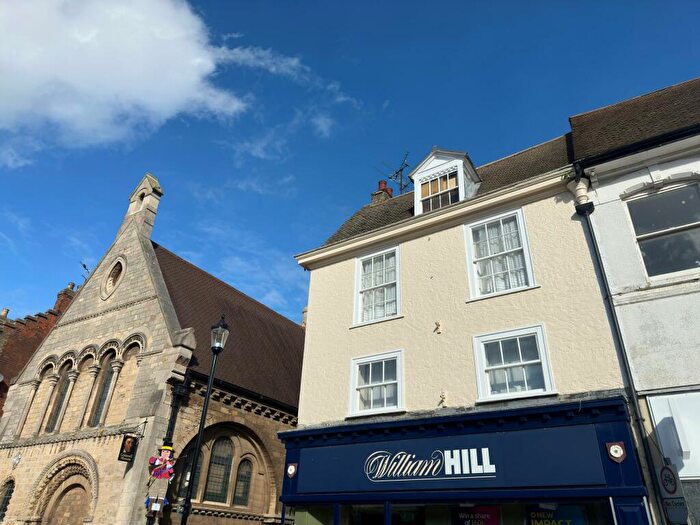 2 Bedroom Flat To Rent In High Street, Huntingdon, PE29