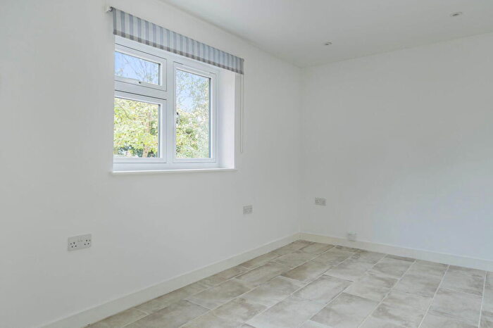 2 Bedroom Detached Bungalow For Sale In Bath Road, Warminster, BA12