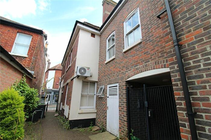 1 Bedroom Flat To Rent In Flat George Court North Street, Havant, Hampshire, PO9