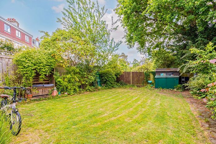 3 Bedroom Flat For Sale In Lydford Road, London, NW2