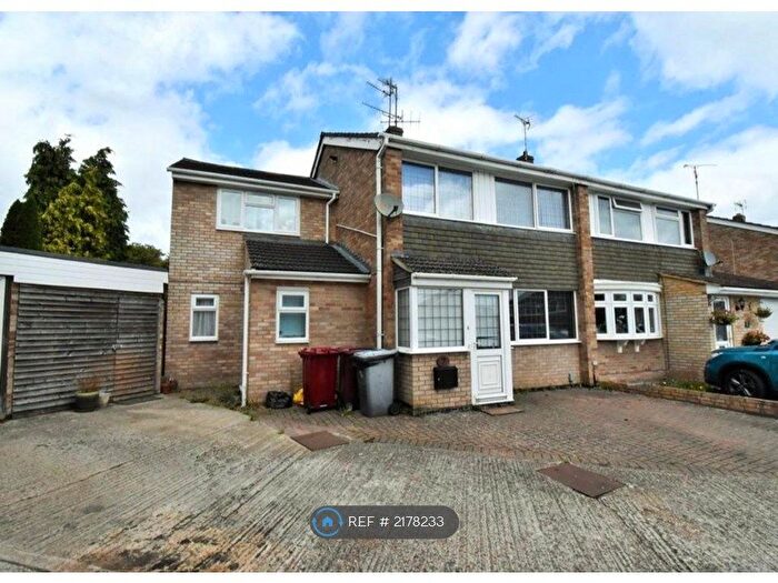 3 Bedroom Semi-Detached House To Rent In Glennon Close, Reading, RG30