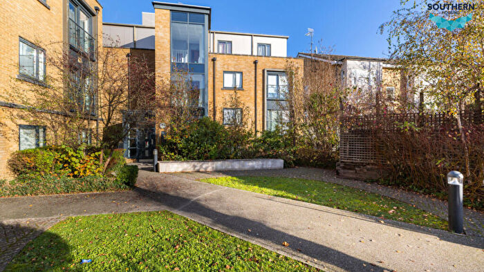 2 Bedroom Flat For Sale In Qualia House, Sanderstead Road, South Croydon, CR2