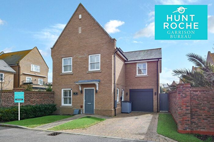 4 Bedroom Detached House For Sale In Gunners Rise, Idyllic Shoebury Garrison, Shoeburyness, Essex, SS3