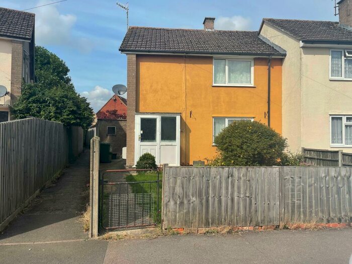 3 Bedroom End Of Terrace House To Rent In Newcroft Road, Calne, SN11