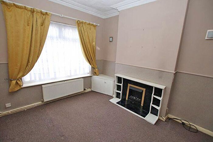 3 Bedroom End Of Terrace House For Sale In Fildes Street, Grimsby, DN31