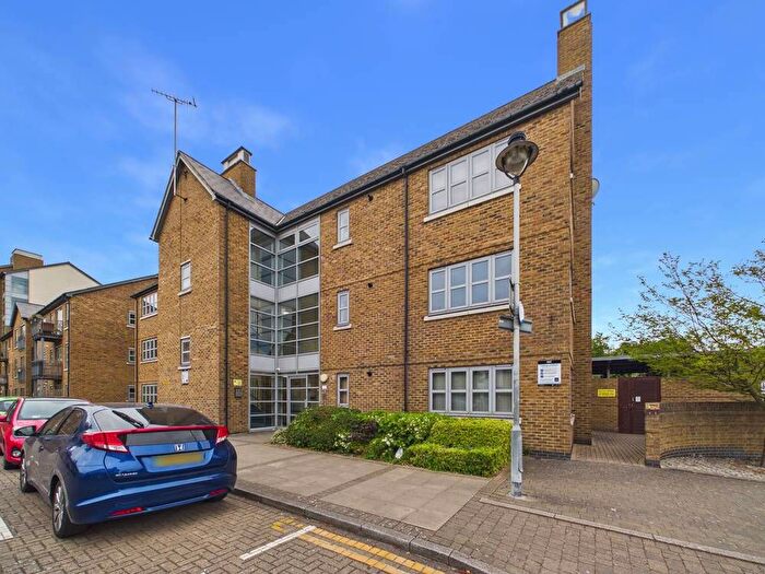 1 Bedroom Flat To Rent In Sheepen Place, Colchester, Essex, CO3