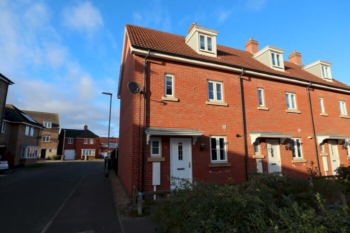 3 Bedroom Semi-Detached House To Rent In Gabriel Crescent, Lincoln, LN2