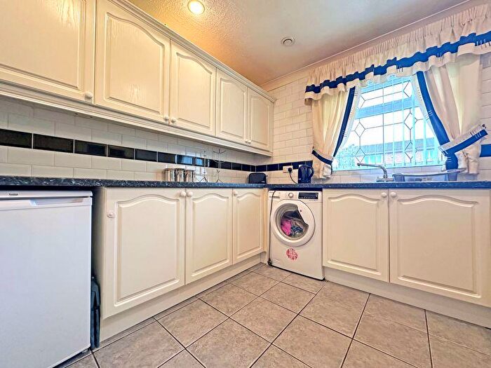 2 Bedroom Bungalow For Sale In Brookfield Way, Tipton, DY4