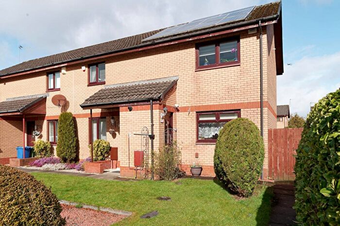 2 Bedroom End Of Terrace House For Sale In Whitesbridge Avenue, Paisley, PA3