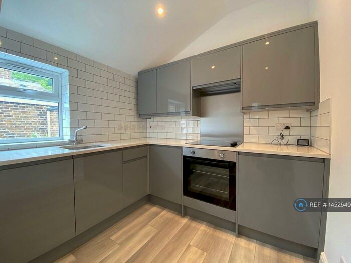 1 Bedroom Flat To Rent In Chase Side, Enfield, EN2