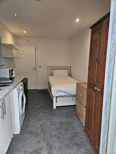 Studio To Rent In Colindeep Lane, London, NW9