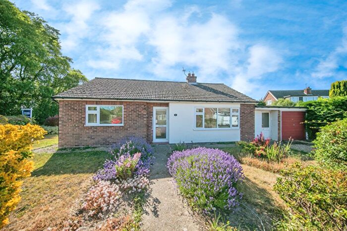 2 Bedroom Detached Bungalow For Sale In Rye Close, Brightlingsea, Colchester, CO7
