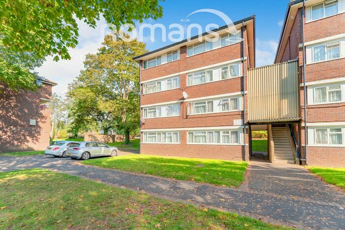 3 Bedroom Flat To Rent In Hornbill Close, Cowley, Uxbridge, UB8