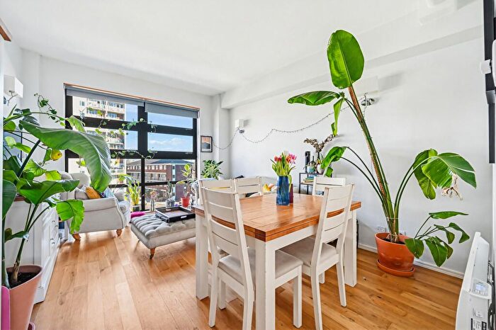 2 Bedroom Flat For Sale In Dolland Street, London, SE11