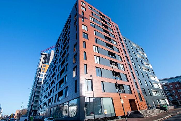 2 Bedroom Flat For Sale In Elmira Way, Salford, M5