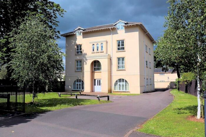 2 Bedroom Flat To Rent In The Park, GL50