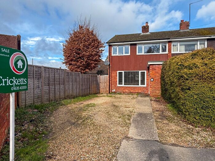 3 Bedroom Terraced House For Sale In Monks Lane, Newbury, RG14